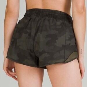 Lululemon Women's Camo hotty hot shorts size‎ 12, 2.5 inch